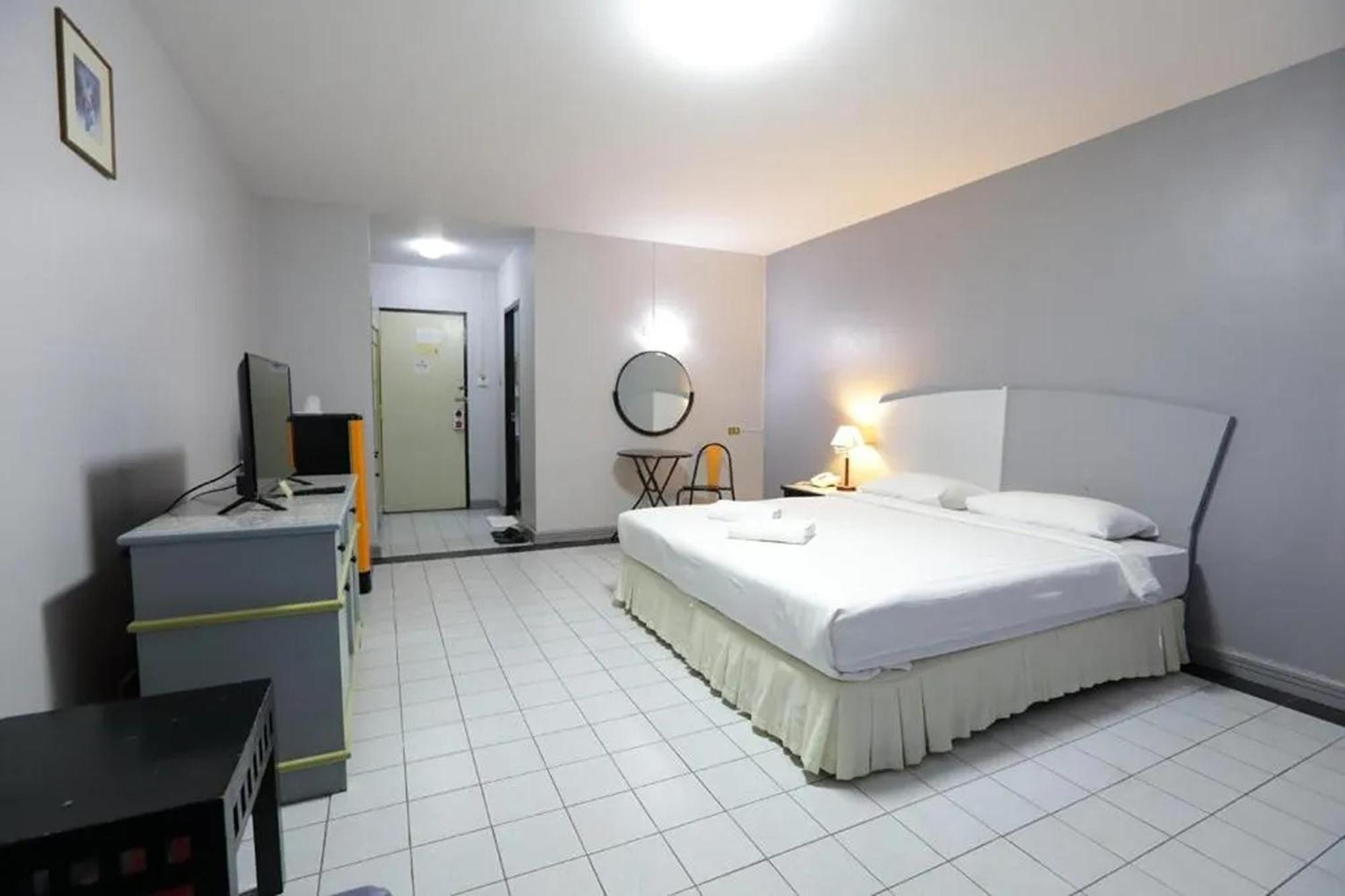 Pin Hotel Λαμπάνγκ Εξωτερικό φωτογραφία